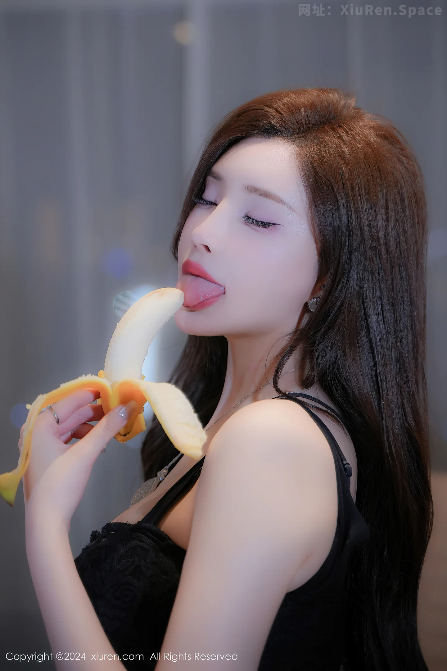 图片[3]-[XiuRen秀人网] VOL.9411 女神Carol周妍希X性感黑色情趣内衣配黑丝袜秀丰满身材诱惑写真80P-秀人网官方网站